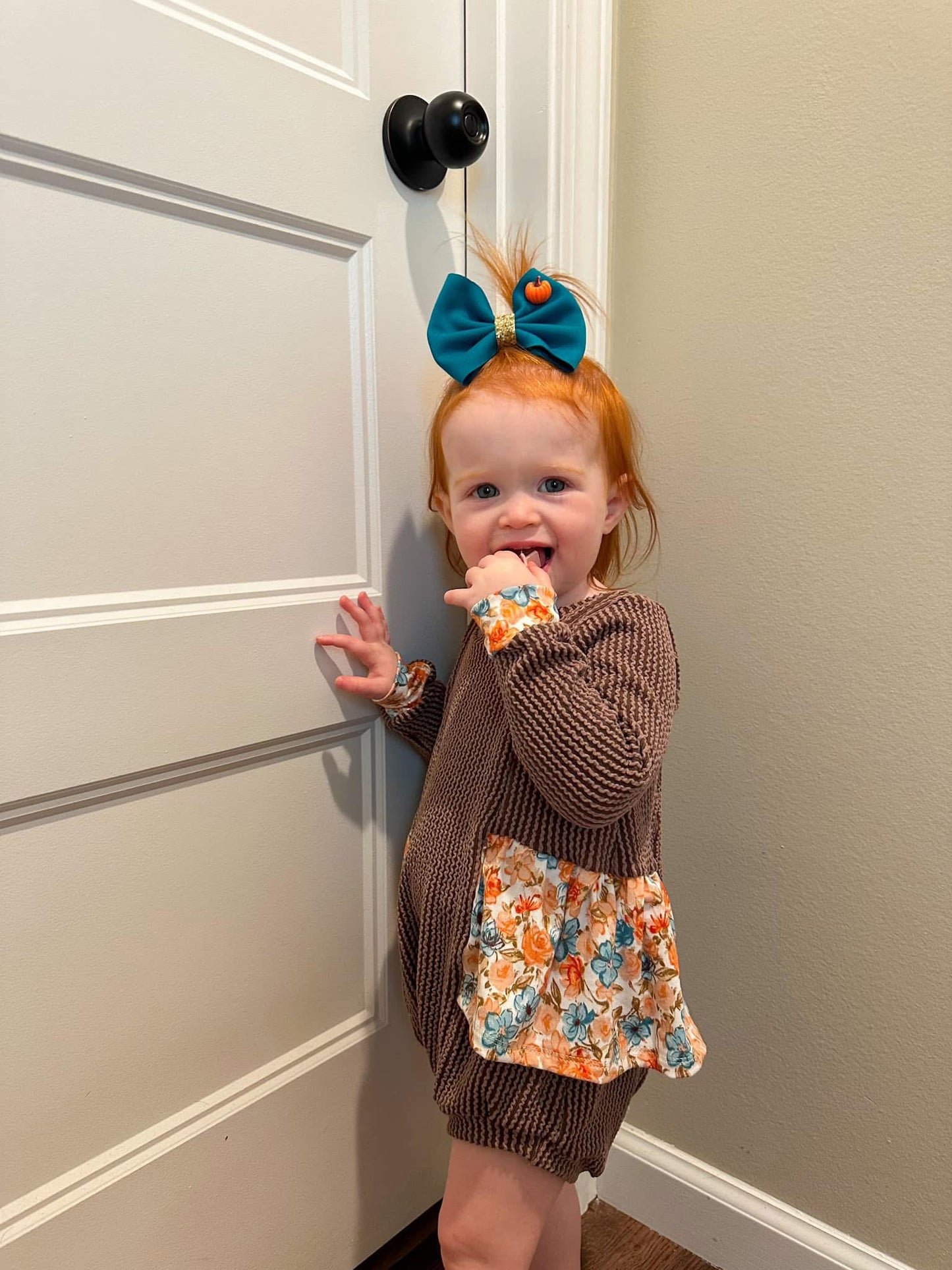 AUGUST (teal pumpkin)